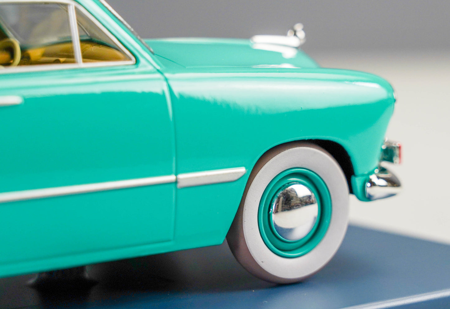 VOITURE TINTIN 1/24 29940 Ford Custom: Destination Moon Hachette Model Car #40