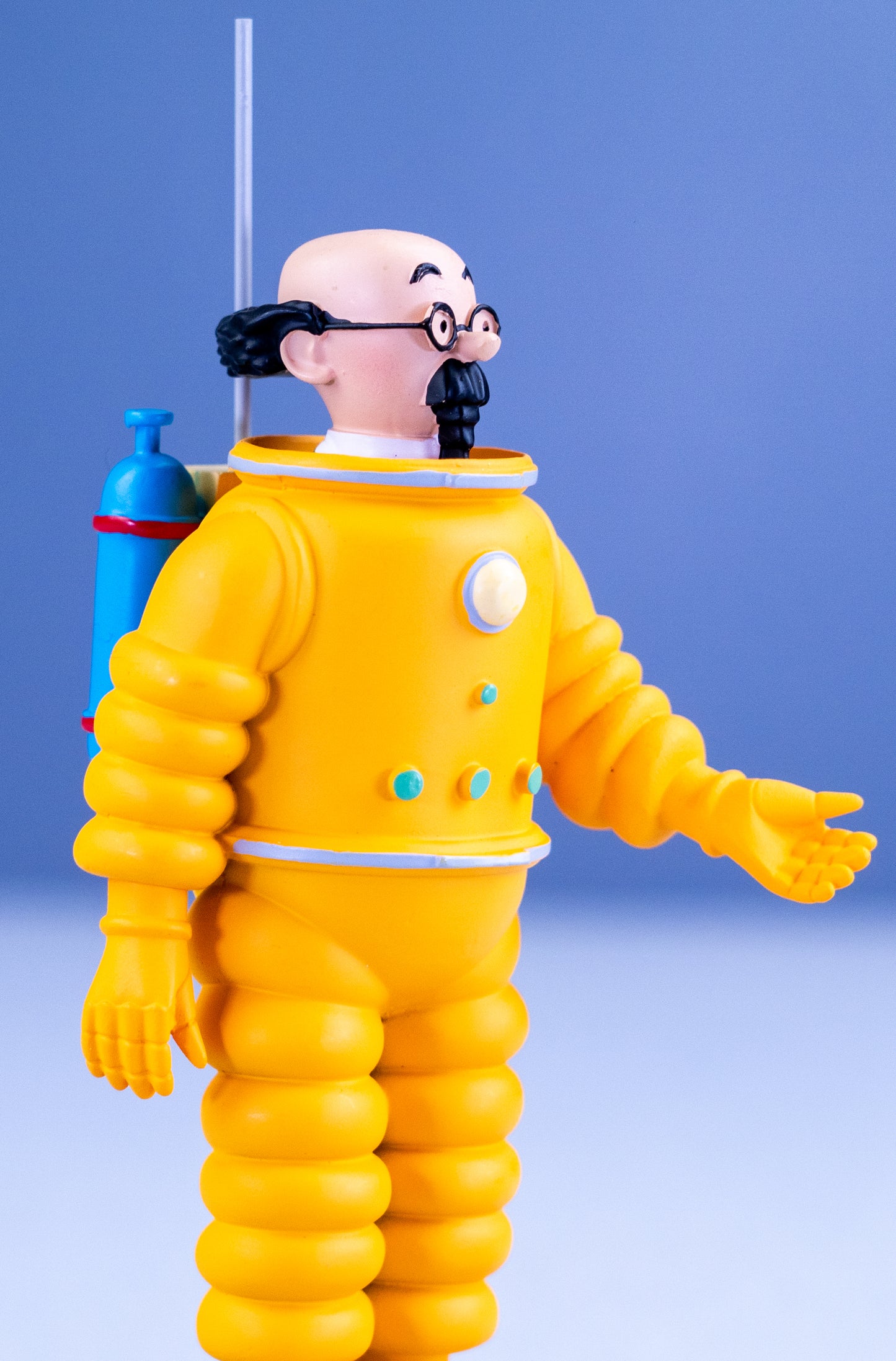Tintin Figurine Moulinsart 42243 Calculus Cosmonaut Explorers Moon 12cm figure