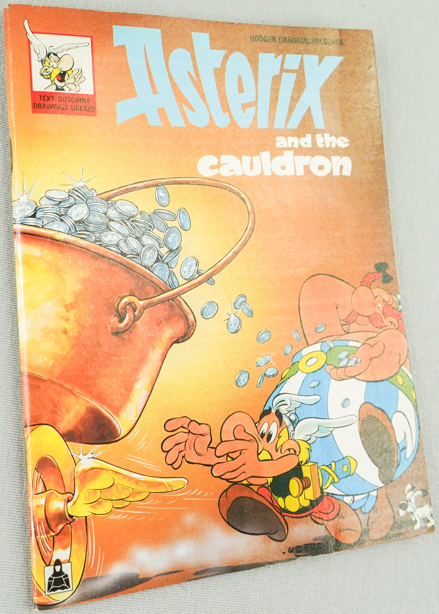 Asterix and the Cauldron Vintage Mini A5 Asterix Book UK Paperback Edition Uderzo
