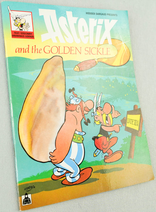 Asterix and the Golden Sickle Vintage Mini A5 Asterix in Britain Book UK Paperback Edition Uderzo