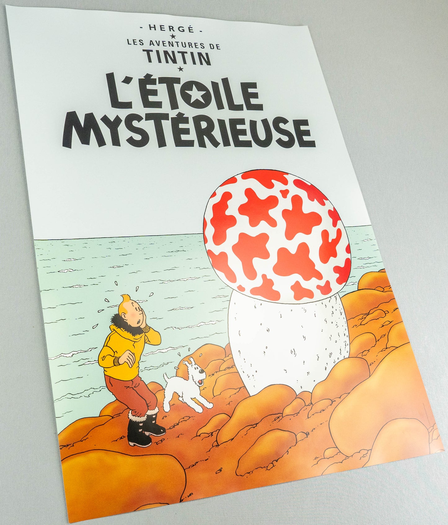 L'etoile Mysterieuse: Large Tintin Title Cover Poster by Moulinsart 50x70cm