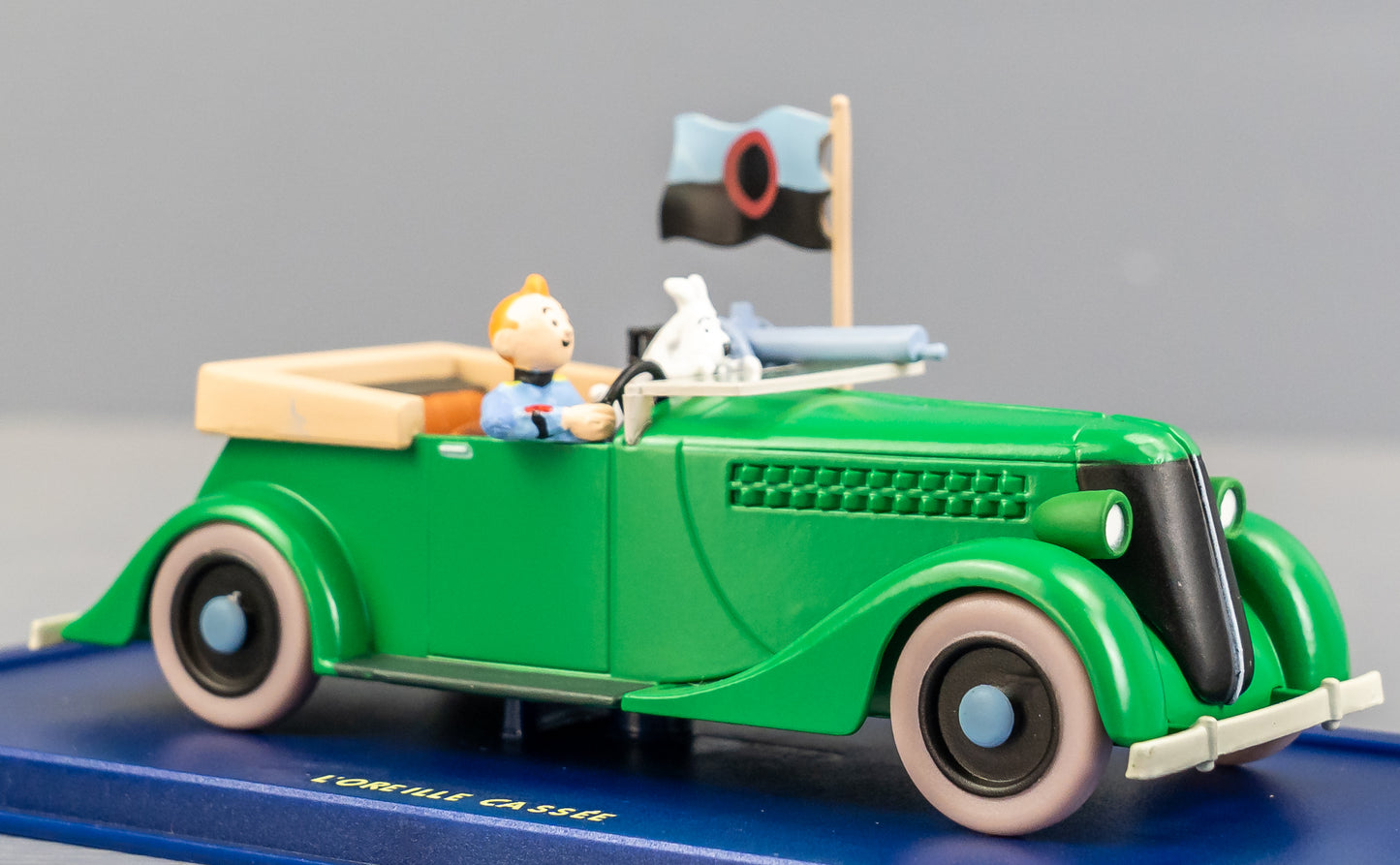 ATLAS TINTIN CAR # 8 Armoured Car - Broken Ear Herge model car 1/43 Scale