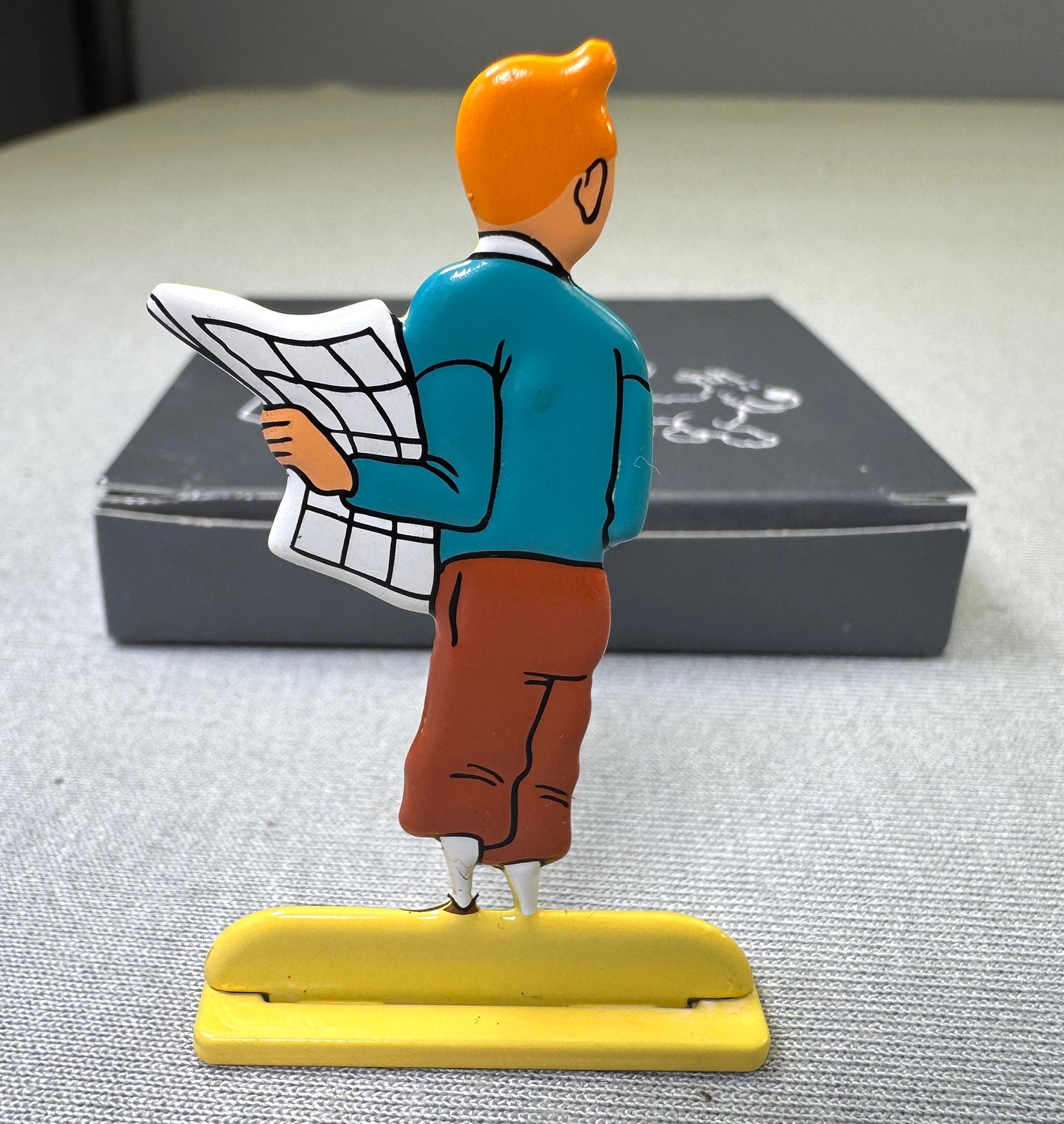 Archives Moulinsart 2D Metal Figurine: Reading Journal Tintin Relief Figure/Model