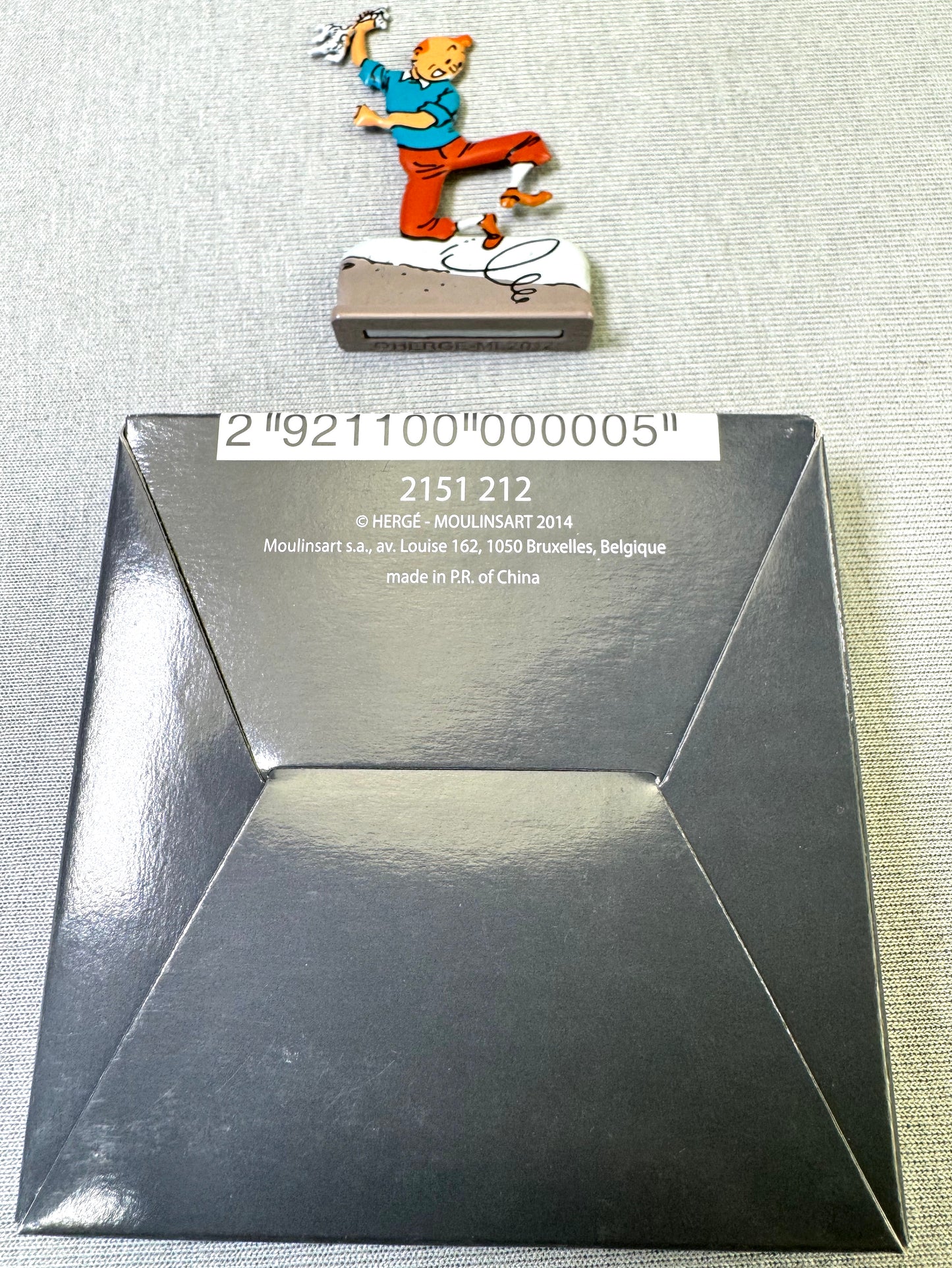 Archives Moulinsart 2D Metal Figurine: Tintin Rejoicing Prisoners Sun Figure/Model