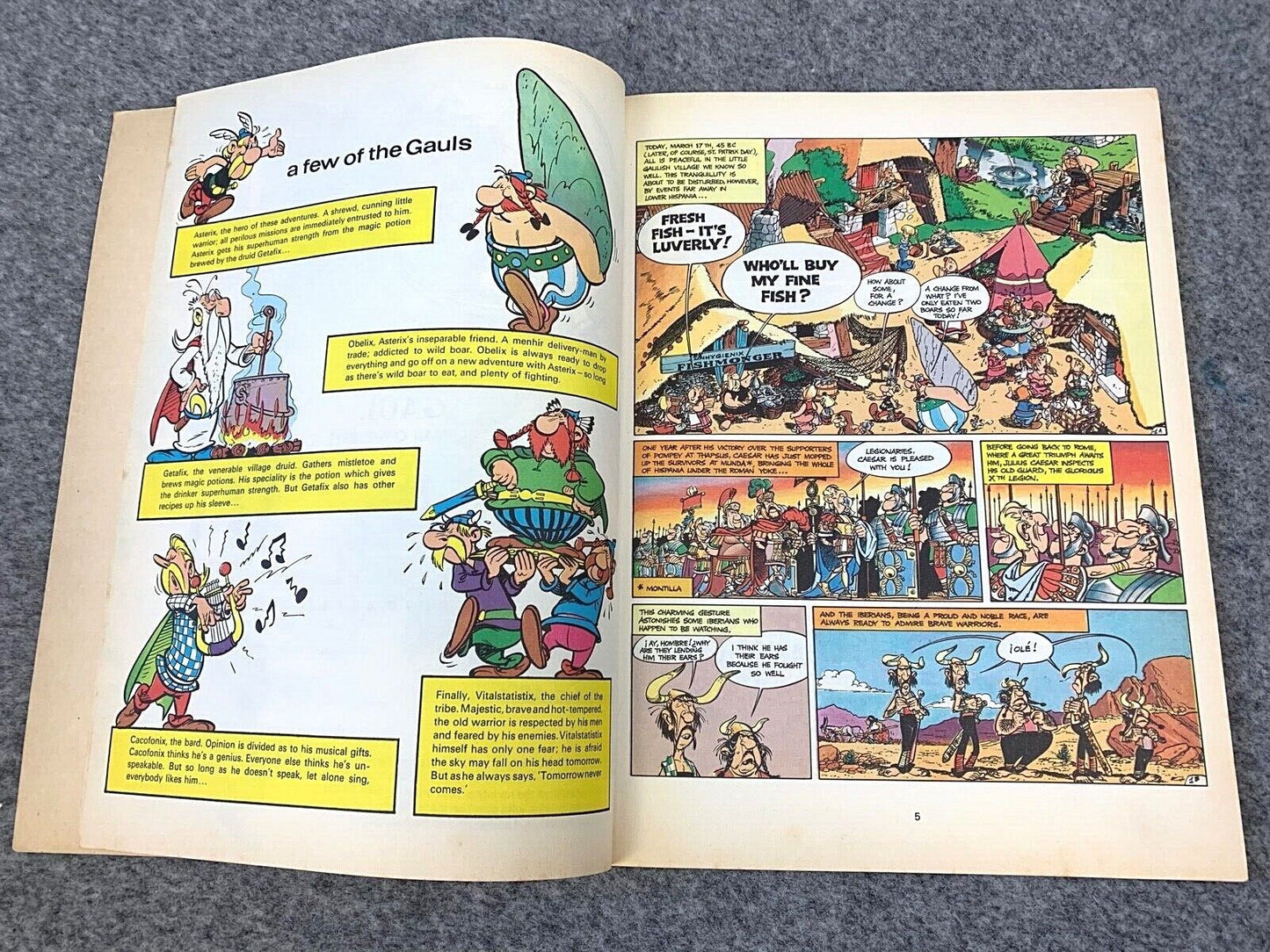 Asterix in Spain - 1970s Hodder/Dargaud UK Edition Paperback Book Uderzo