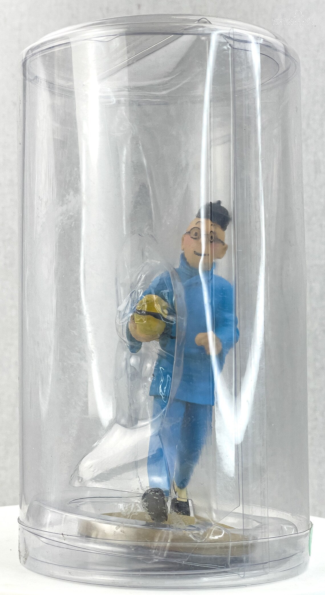 LTD RELEASE Tintin Figurine Moulinsart 42251 Tintin carrying Package: Blue Lotus 12cm Herge Figure