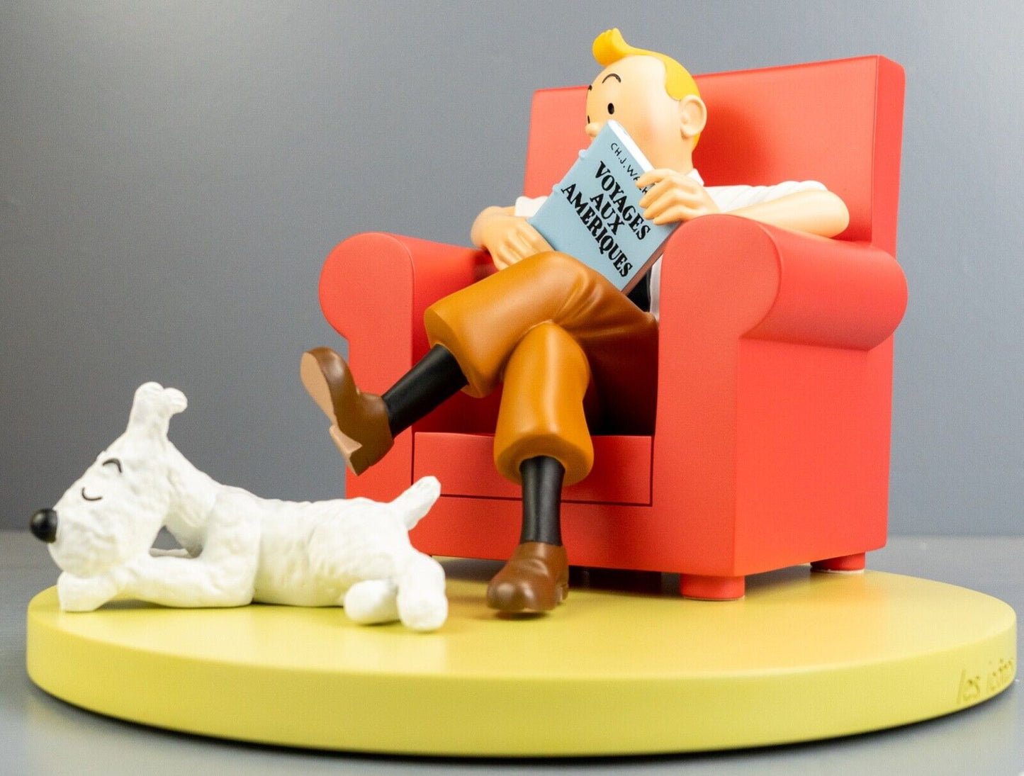 Statuette Moulinsart 46404 Tintin & Snowy @ home "Les Icones" 16cm Resin Model