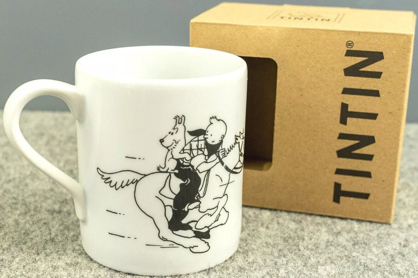 Moulinsart Tintin Mug: Tintin and Snowy in America 47990 B&W Colourised Mug 2022