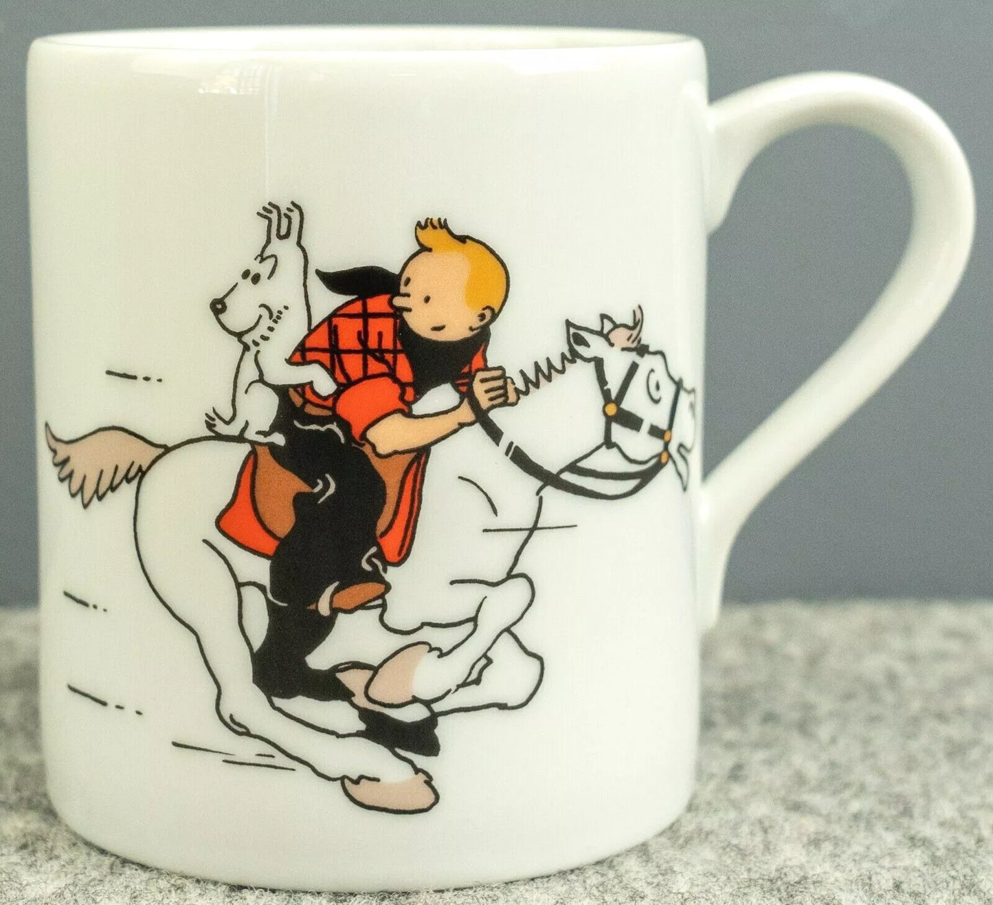 Moulinsart Tintin Mug: Tintin and Snowy in America 47990 B&W Colourised Mug 2022