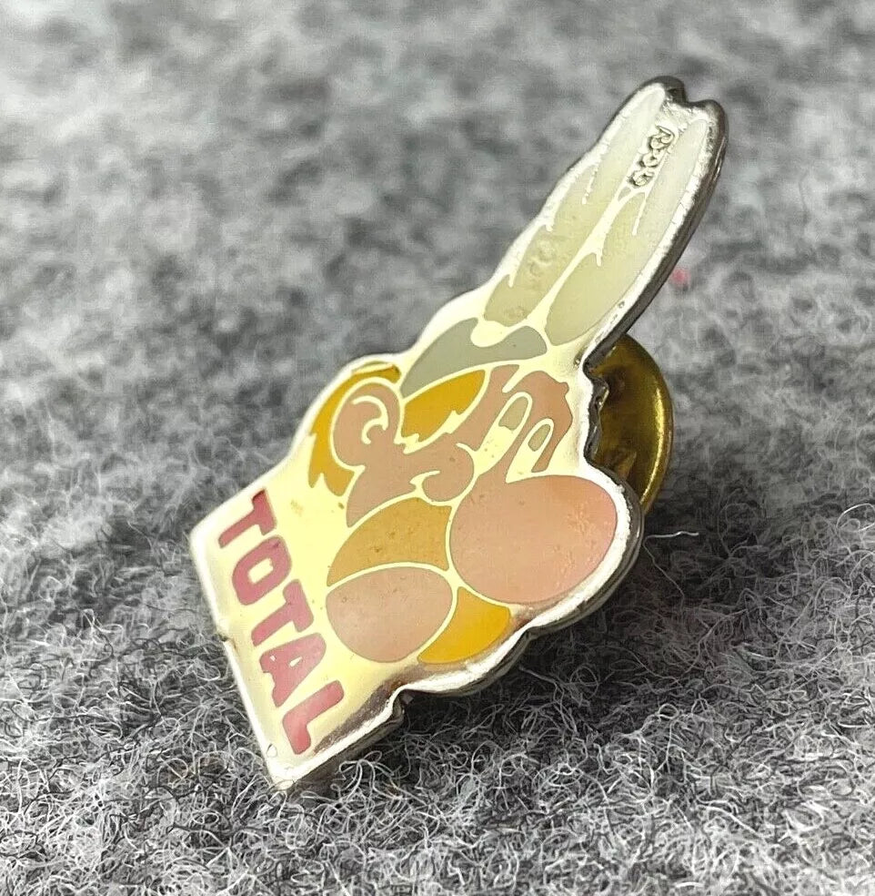 Asterix Pin Badge: Vintage TOTAL Rare Goscinny Collectible