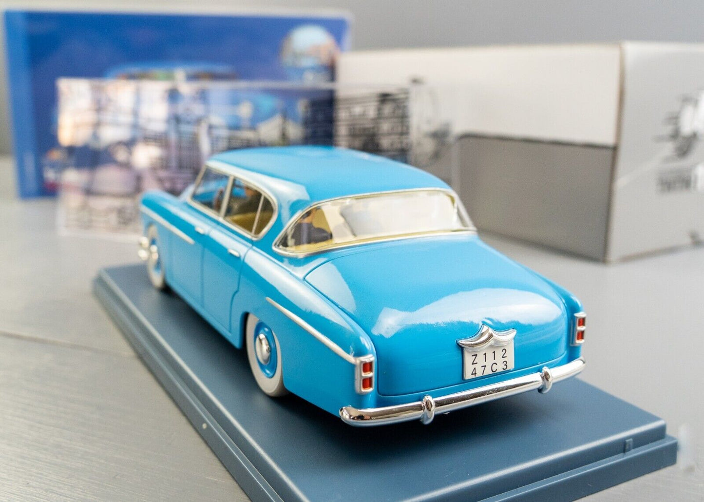 VOITURE TINTIN 1/24 29934 The Interpreters Car: Calculus Affair Hachette car #34