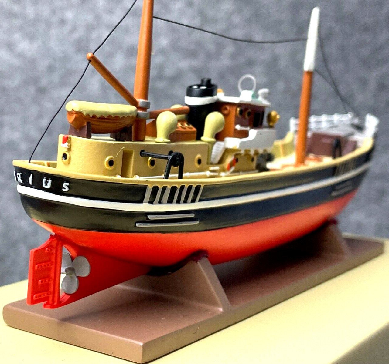 Statuette Moulinsart 46021 "The Sirius" Musee Imaginaire Tintin 19cm Resin Model Ship