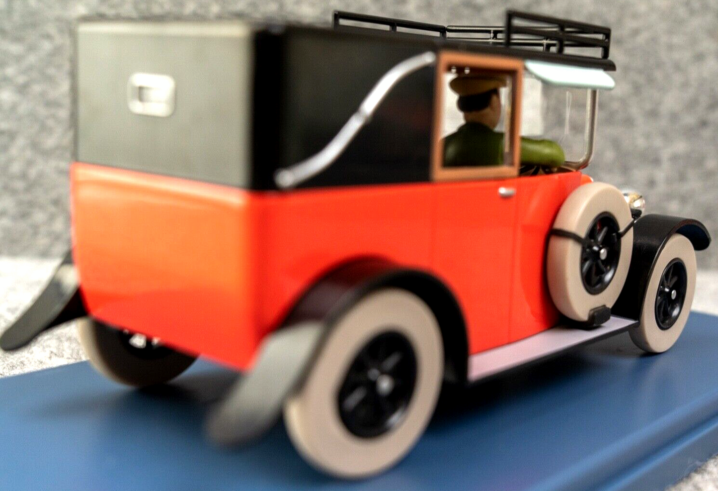VOITURE TINTIN 1/24 29962 Eastdown Taxi: Black Island Hachette Model car #62