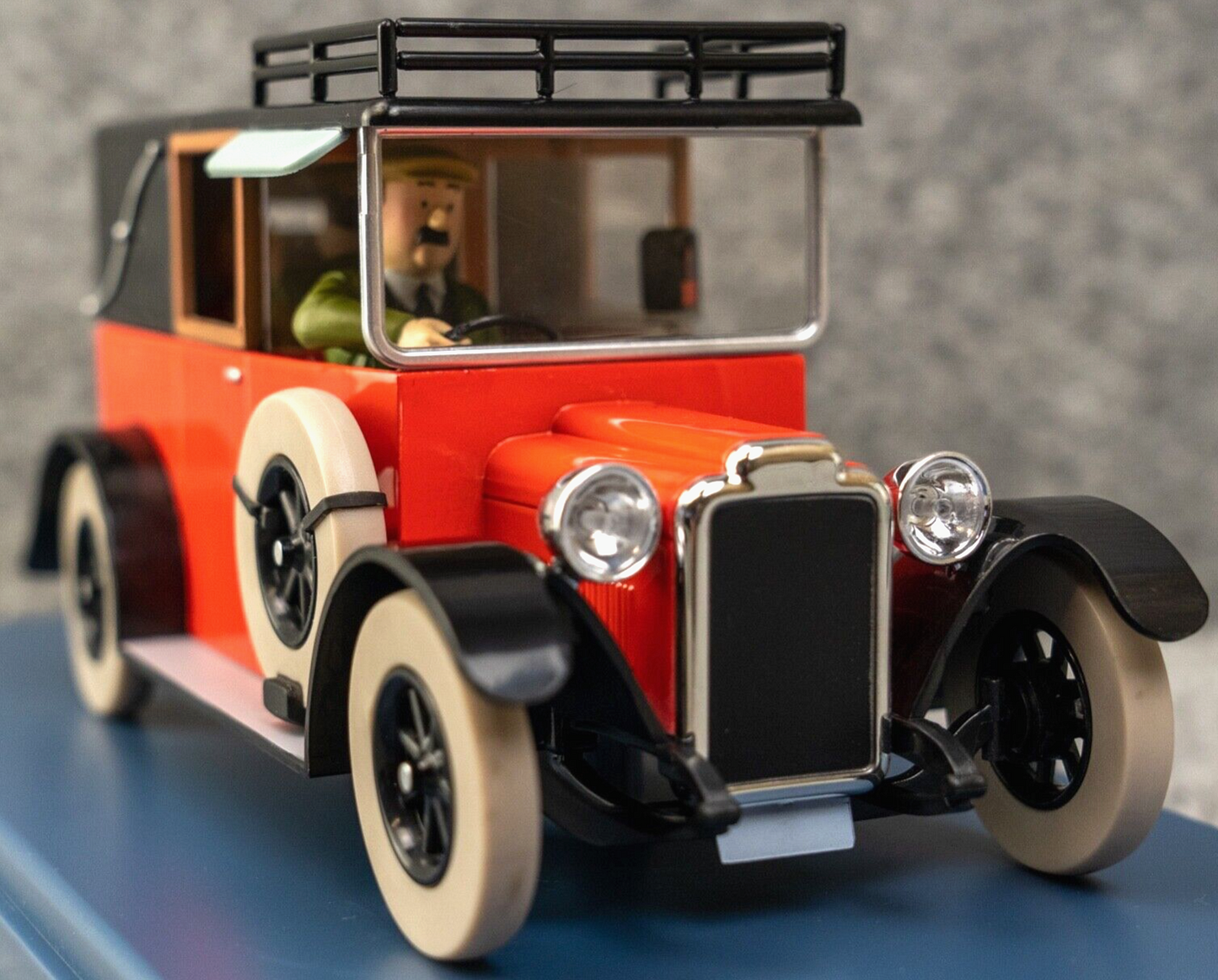 VOITURE TINTIN 1/24 29962 Eastdown Taxi: Black Island Hachette Model car #62