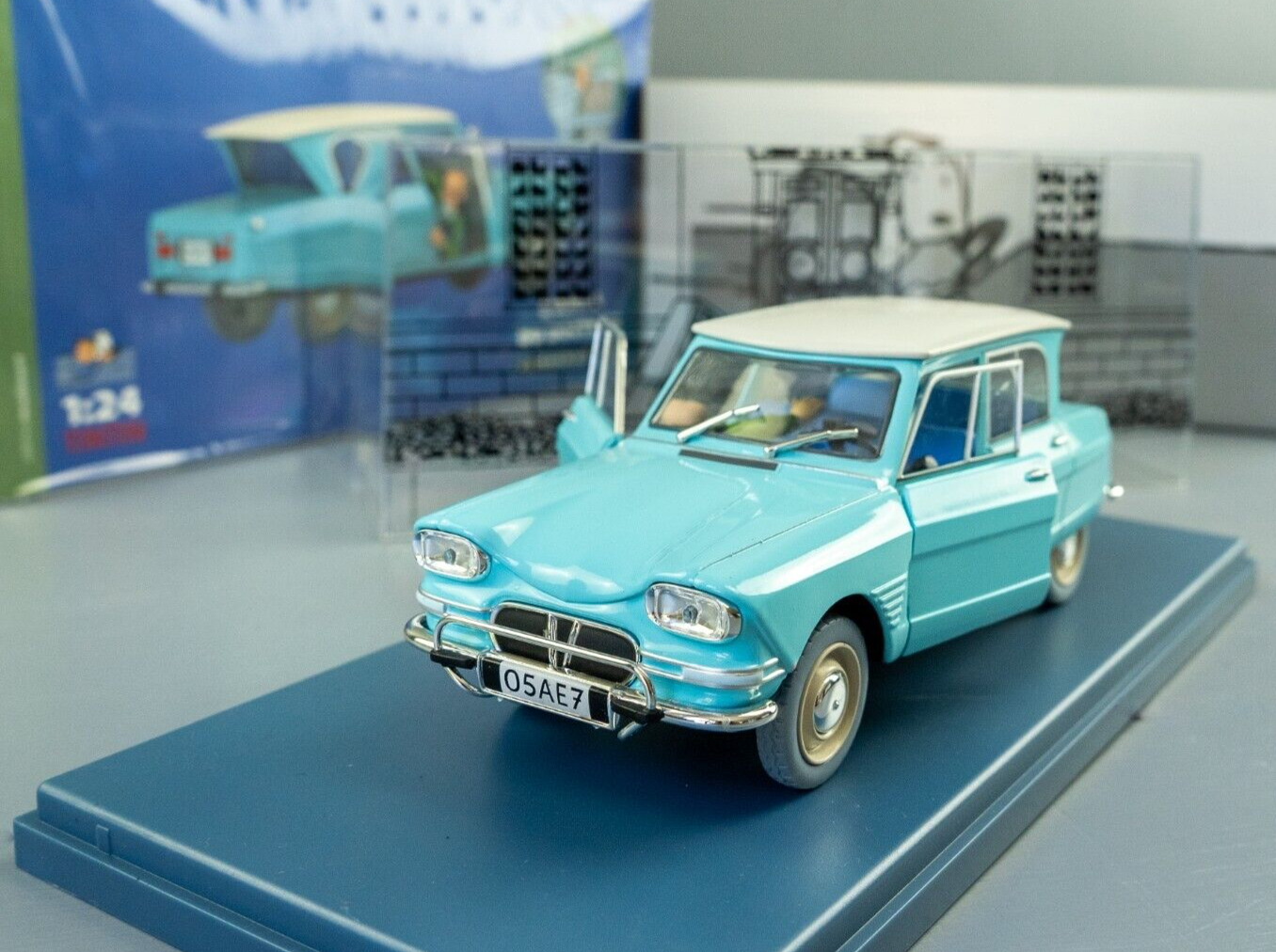 VOITURE TINTIN 1/24 29918 Doctors Citroen Ami: Castafiore Emerald Hachette Car 18