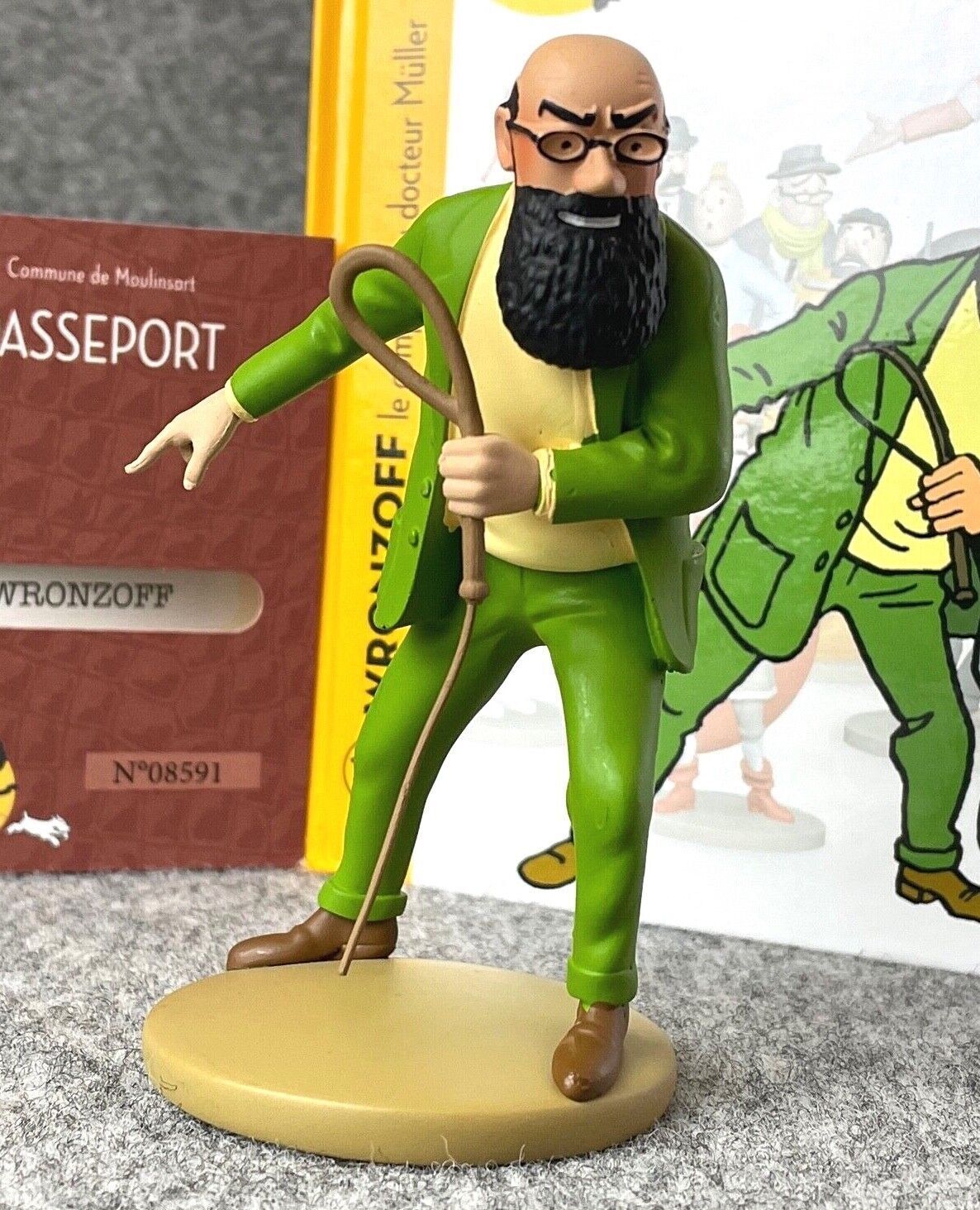Tintin Figurines Officielle # 103 Wronzoff: Black Island ML Resin Model Figure