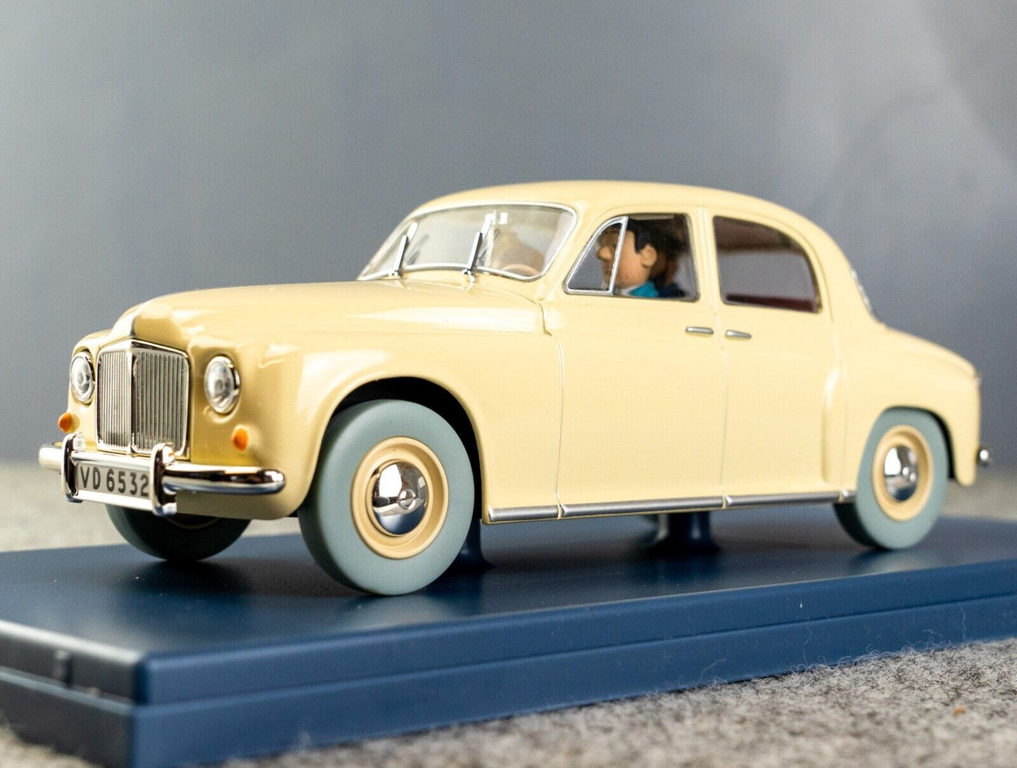VOITURE TINTIN 1/24 29963 Nyon Rover Calculus Affair Hachette Model car #63