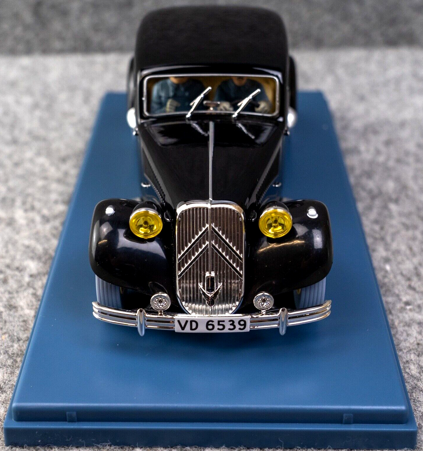 VOITURE TINTIN 1/24 29948 Citroen 15CV: Calculus Affair Hachette Model car #48