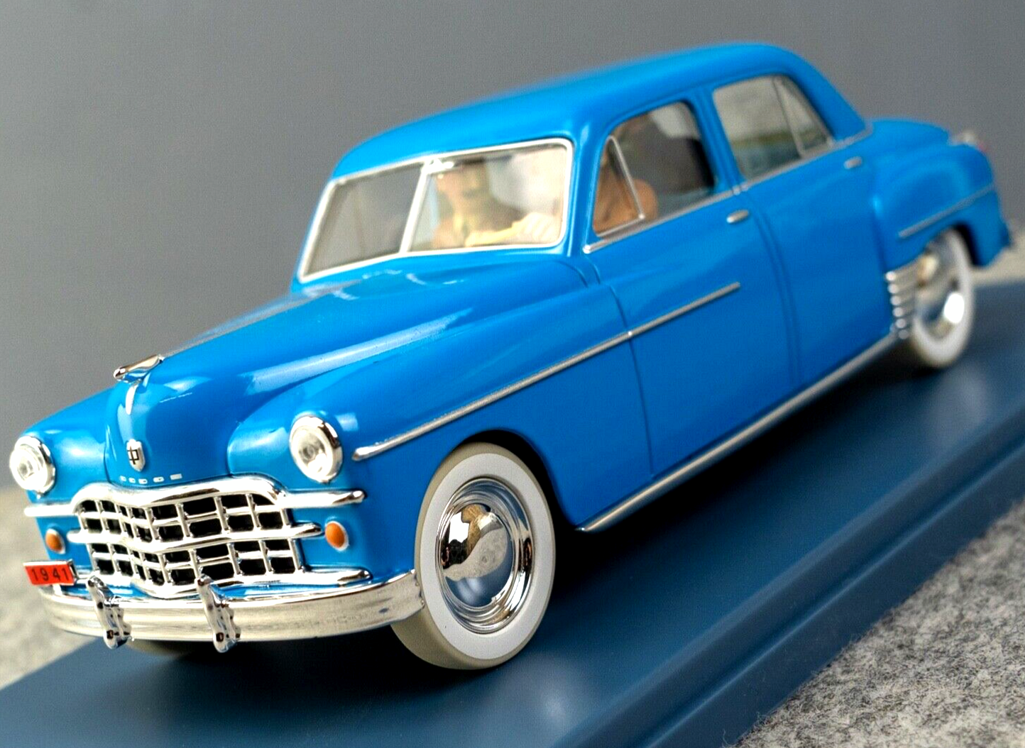 VOITURE TINTIN 1/24 29945 Dodge Coronet: Destination Moon Hachette Model Car #45
