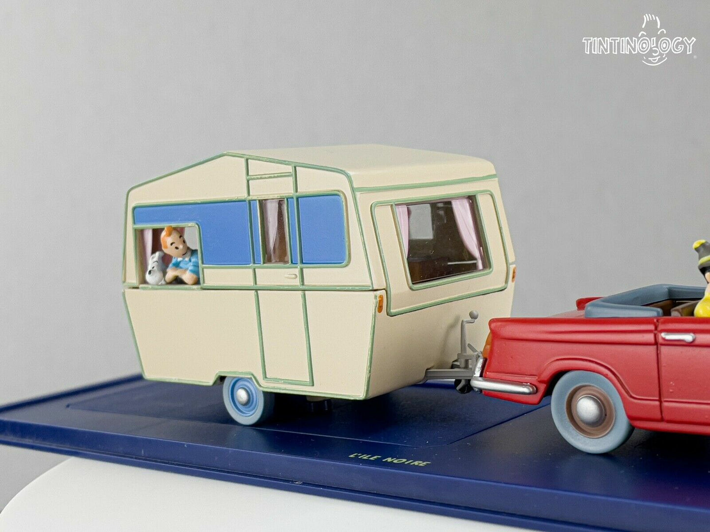 Atlas Tintin Cars # 28 & 29 Triumph Herald + Caravan Black Island Herge model Voiture 1/43 Scale