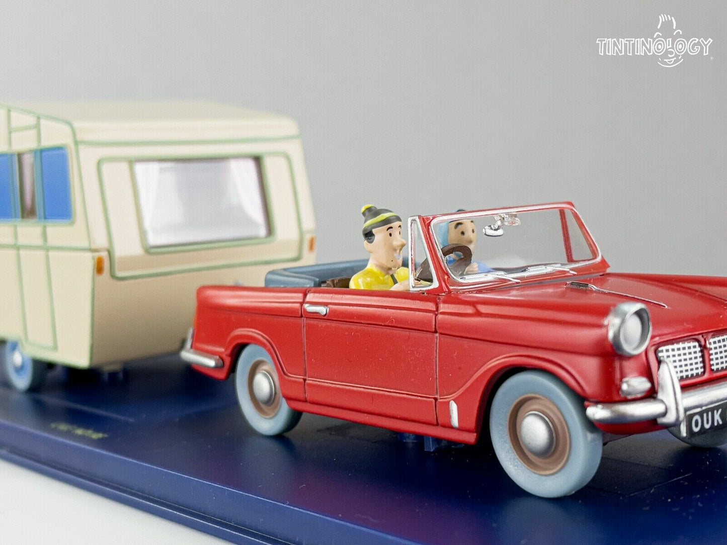 Atlas Tintin Cars # 28 & 29 Triumph Herald + Caravan Black Island Herge model Voiture 1/43 Scale