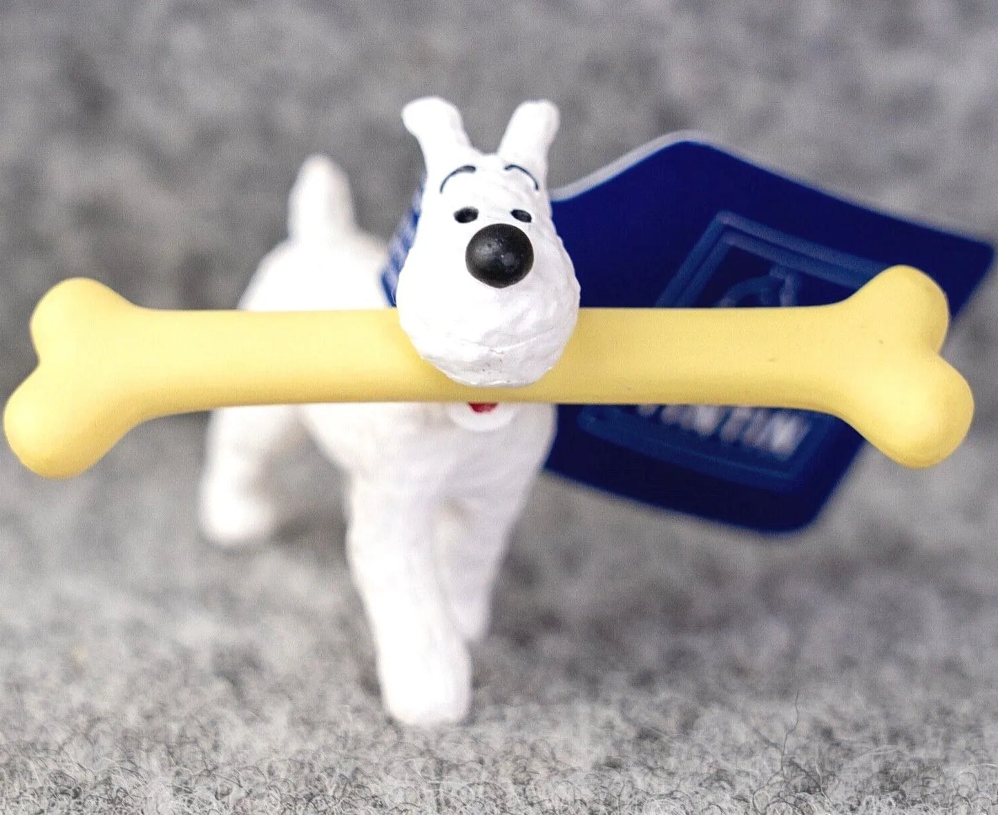 Moulinsart Model Figure Tintin - Snowy with Bone 3cm 42504 ML Figurine 2009