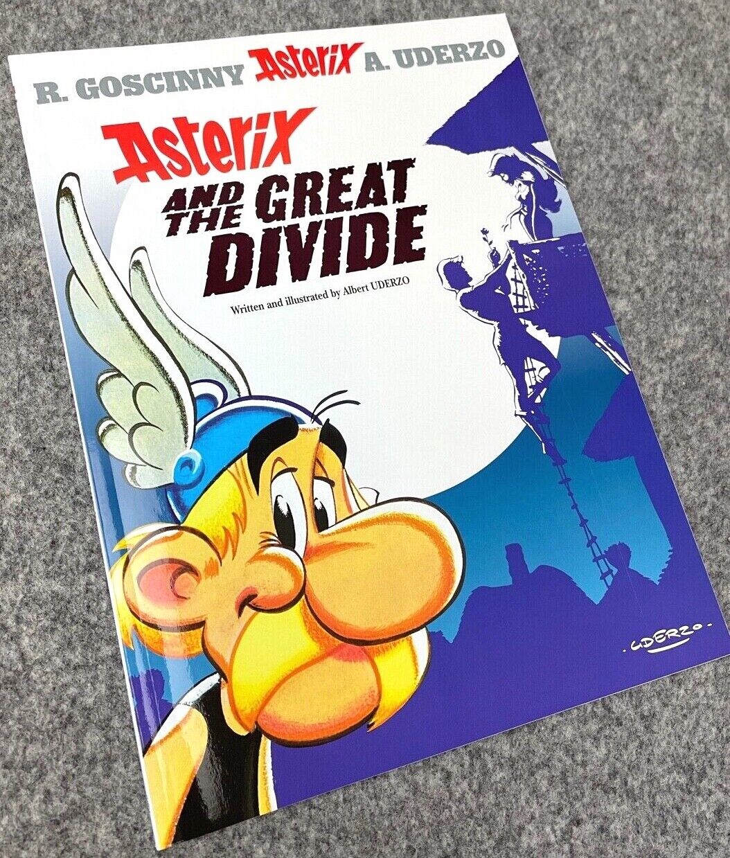 Asterix & Great Divide - 2000s Orion/Sphere UK Edition Paperback Book EO Uderzo