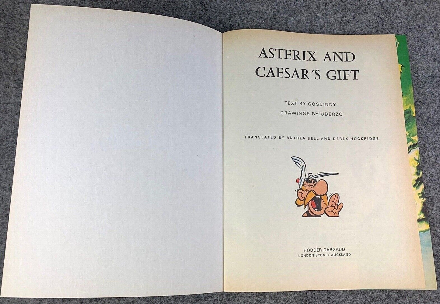 Asterix & Caesars Gift- 1970/80s Hodder/Dargaud UK Edition Paperback Book Uderzo