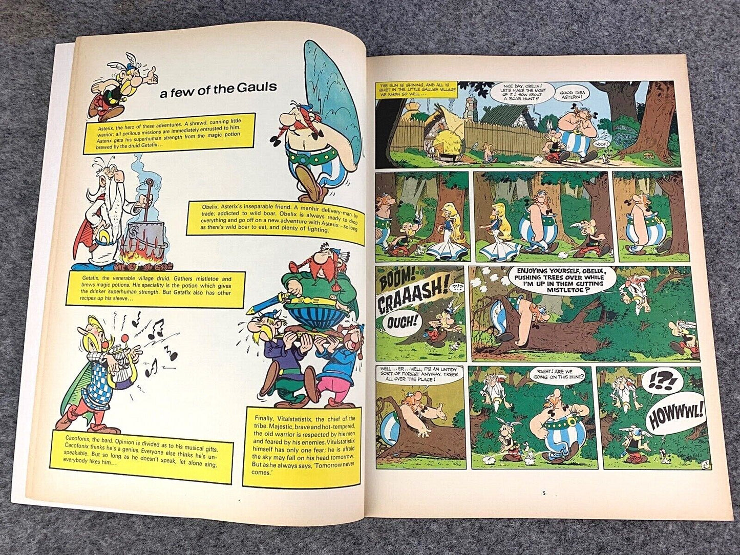 Asterix the Legionary - 1970/80s Hodder/Dargaud UK Edition Paperback Book Uderzo