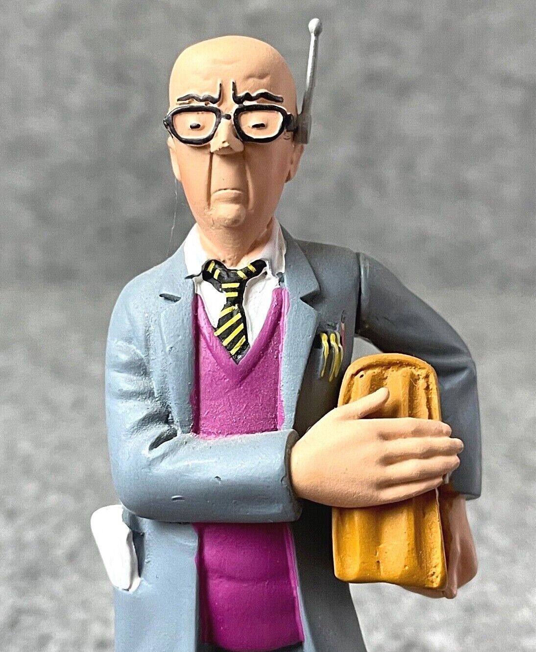 Tintin Figurines Officielle # 99 Mik Kanrokitov Flight 714 Herge model ML Figure