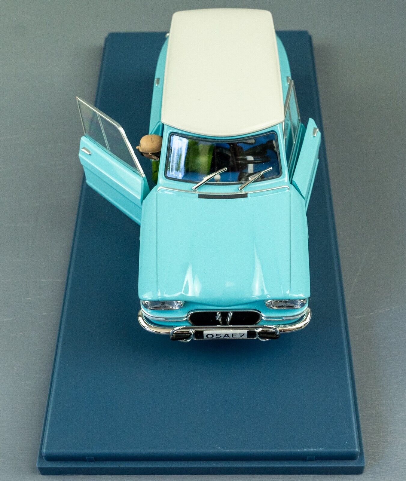 VOITURE TINTIN 1/24 29918 Doctors Citroen Ami: Castafiore Emerald Hachette Car 18