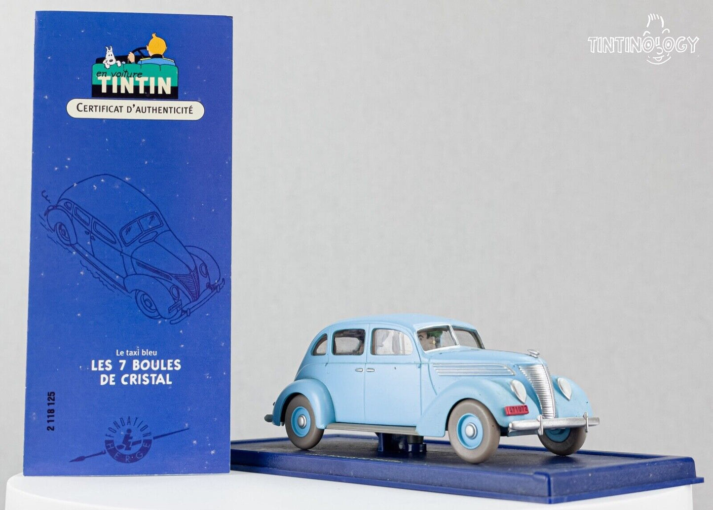 ATLAS TINTIN CAR # 25 Blue Ford Taxi 7 Crystal Balls Herge model car 1/43 Scale