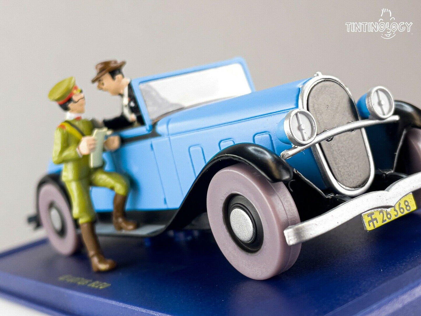 ATLAS TINTIN CAR # 68 Decapotable Bleu - Blue Lotus Herge model car 1/43 Scale