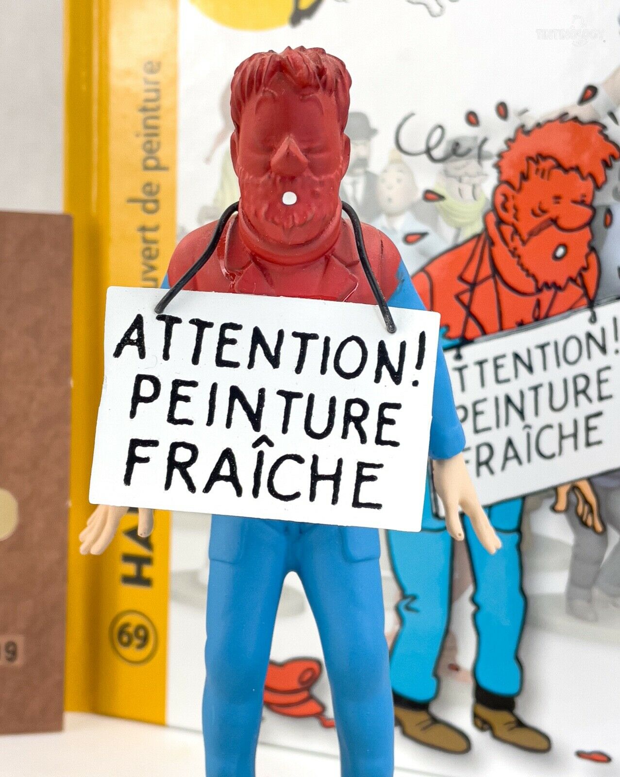 Tintin Figurines Officielle # 69 Haddock in Red Paint: Moon ML Resin Figure