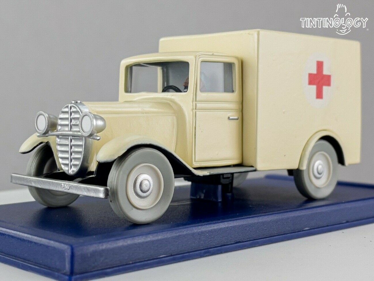ATLAS TINTIN CAR # 56 White Ambulance Cigars Pharaoh Herge model car 1/43