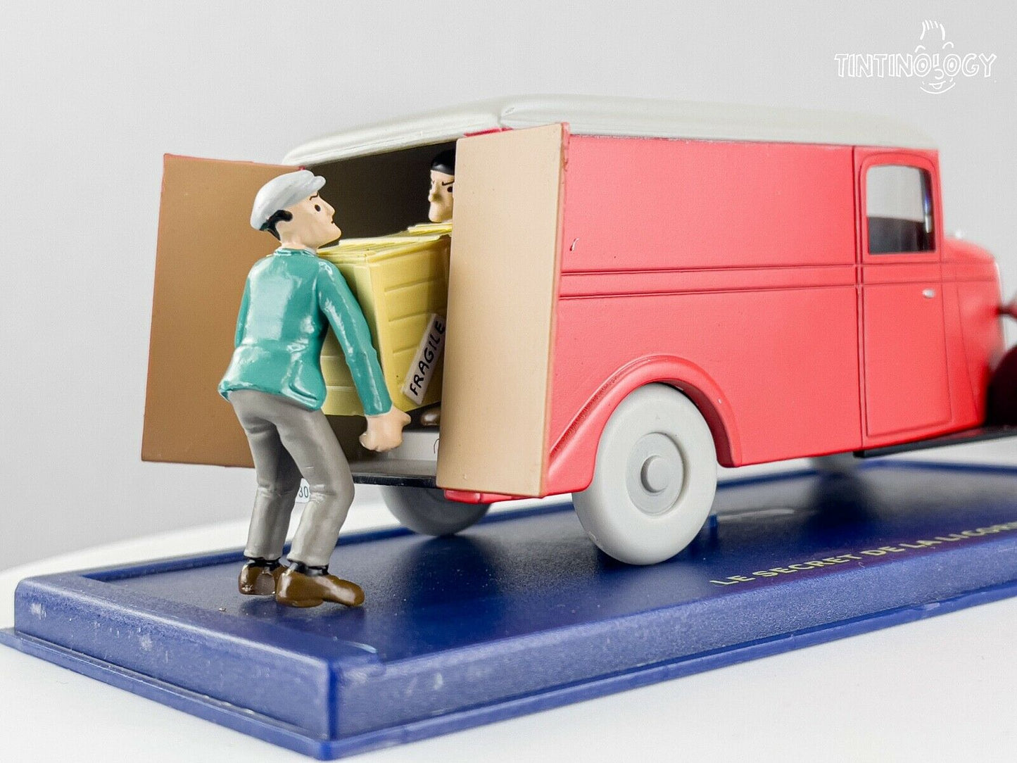 ATLAS TINTIN CAR # 65 Camionette - Secret Unicorn Herge model car 1/43 Scale