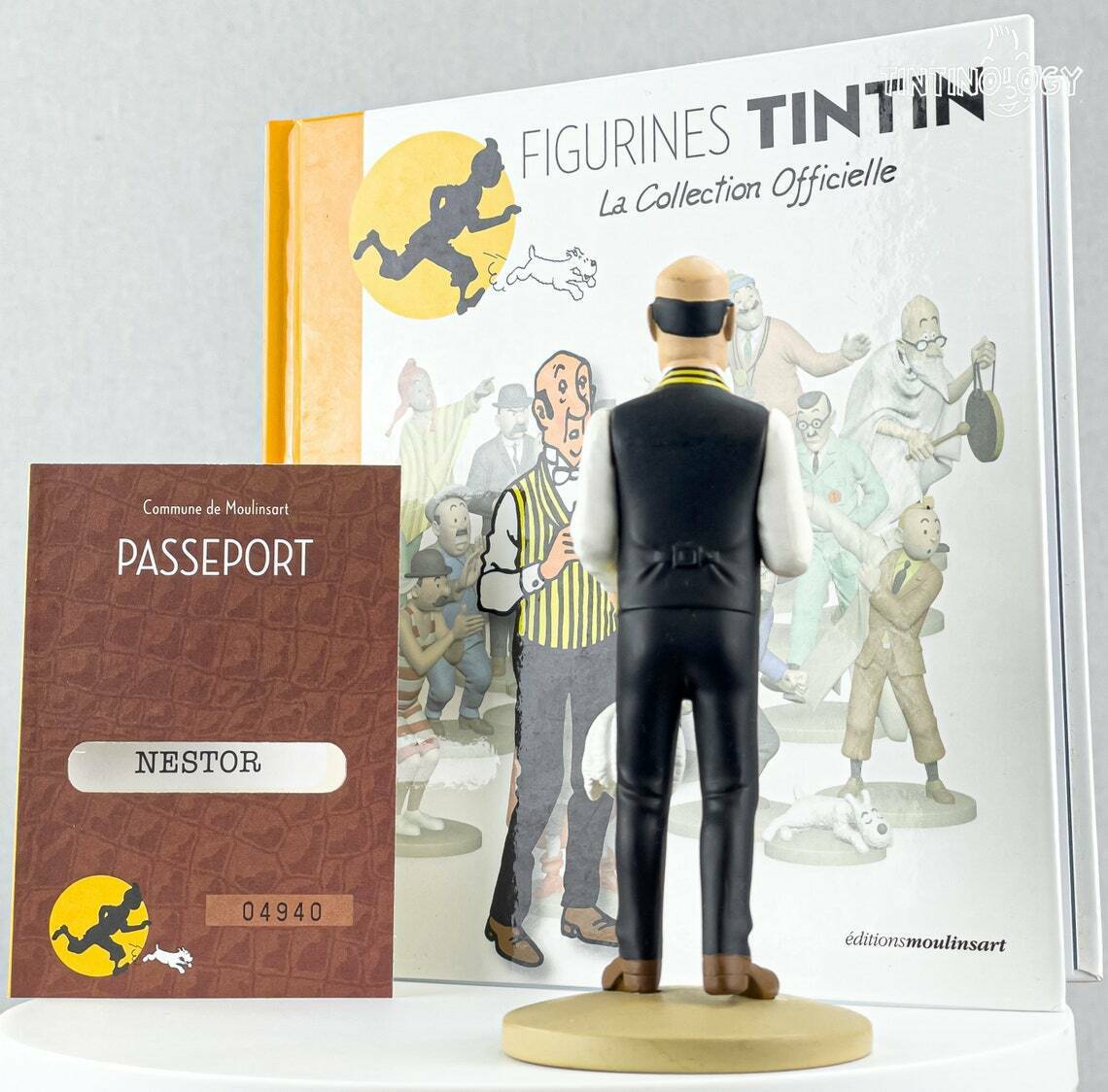 Tintin Figurines Officielle # 31 Nestor with Duster Herge model ML Figure