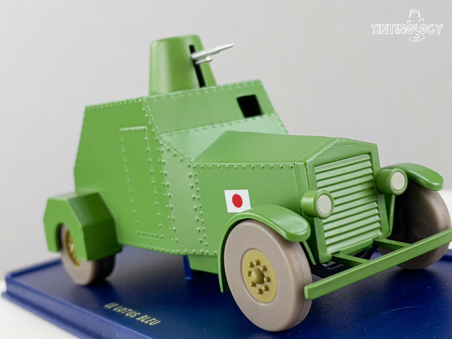 ATLAS TINTIN CAR # 37 Armoured Car - Blue Lotus Herge model car 1/43 Scale