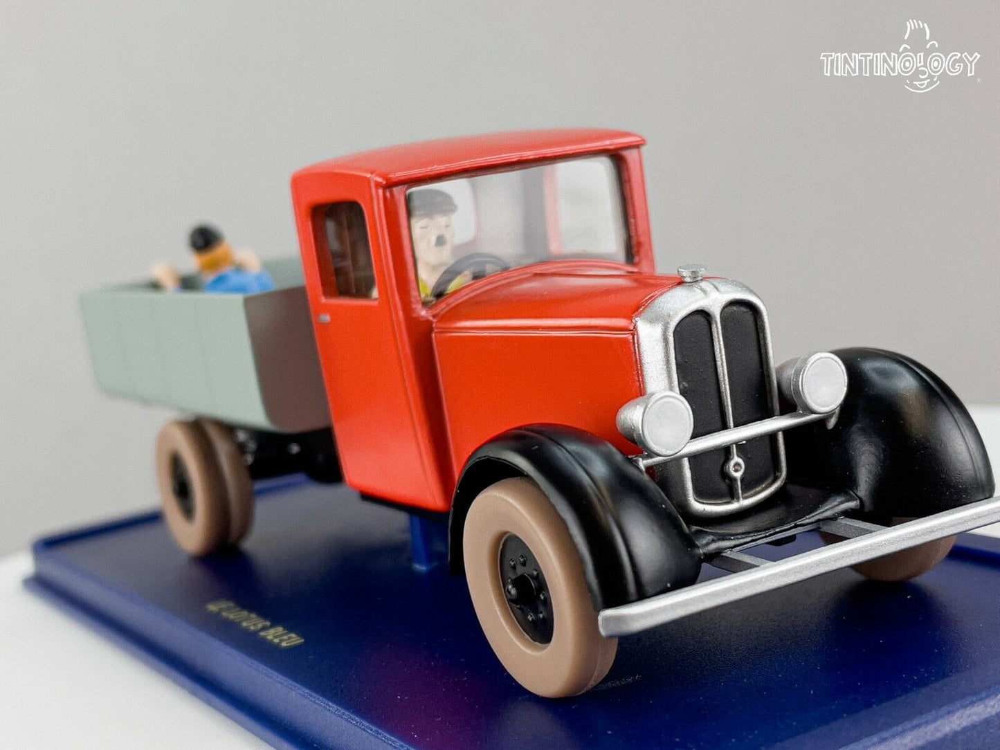 ATLAS TINTIN CAR # 36 Red Truck - Blue Lotus Herge model car 1/43 Scale