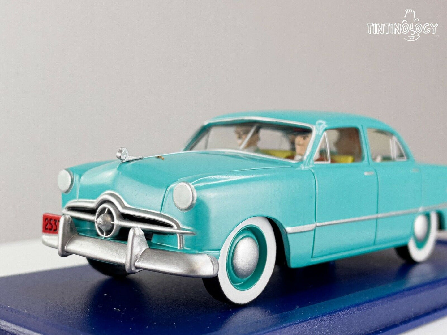 ATLAS TINTIN CAR # 49 Ford Custom - Destination Moon Herge model car 1/43 Scale