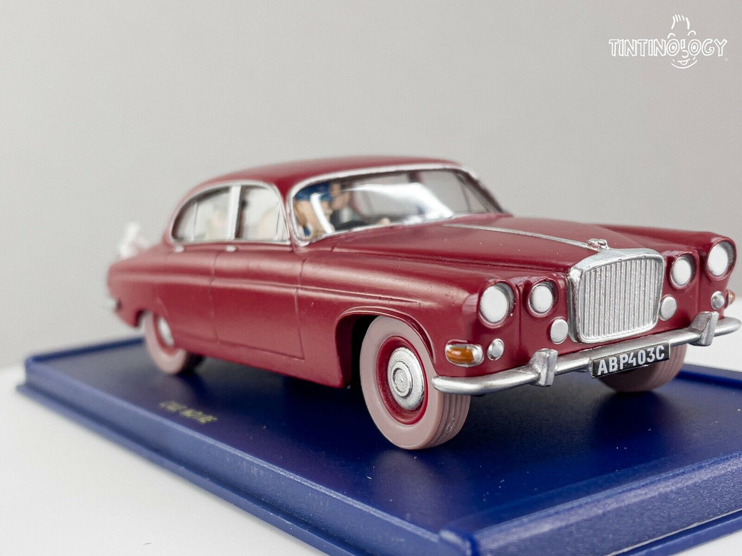 ATLAS TINTIN CAR # 40 Jaguar MK X - Black Island Herge model figure 1/43