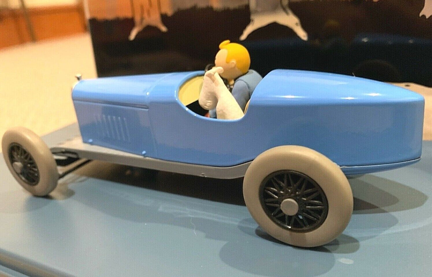 VOITURE TINTIN 1/24 #9 L' Amilcar: Land of Soviets ML Model car Hachette