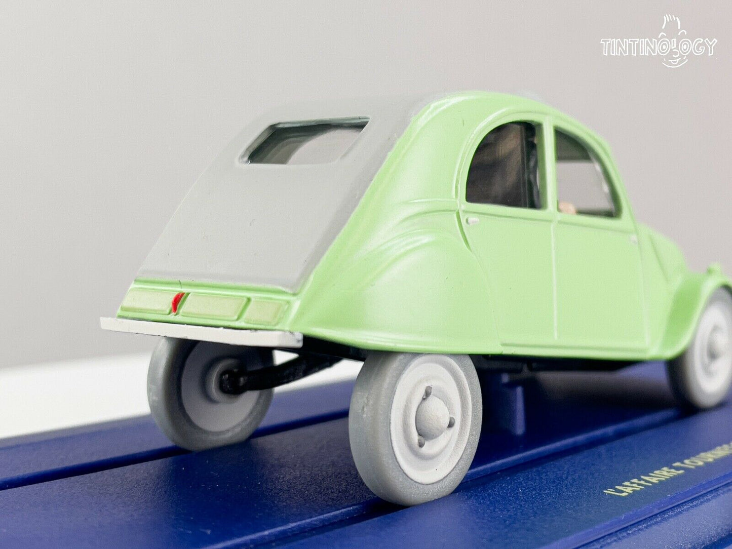 ATLAS TINTIN CAR # 6 Citroen 2CV - Calculus Affair Herge model 1/43 Scale