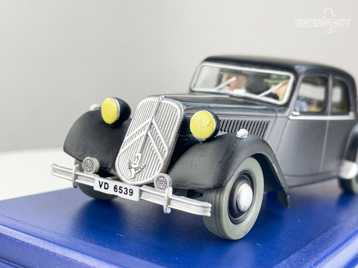 ATLAS TINTIN CAR #22 Citroen 15/6 Calculus Affair Herge model 1/43 Scale Voiture