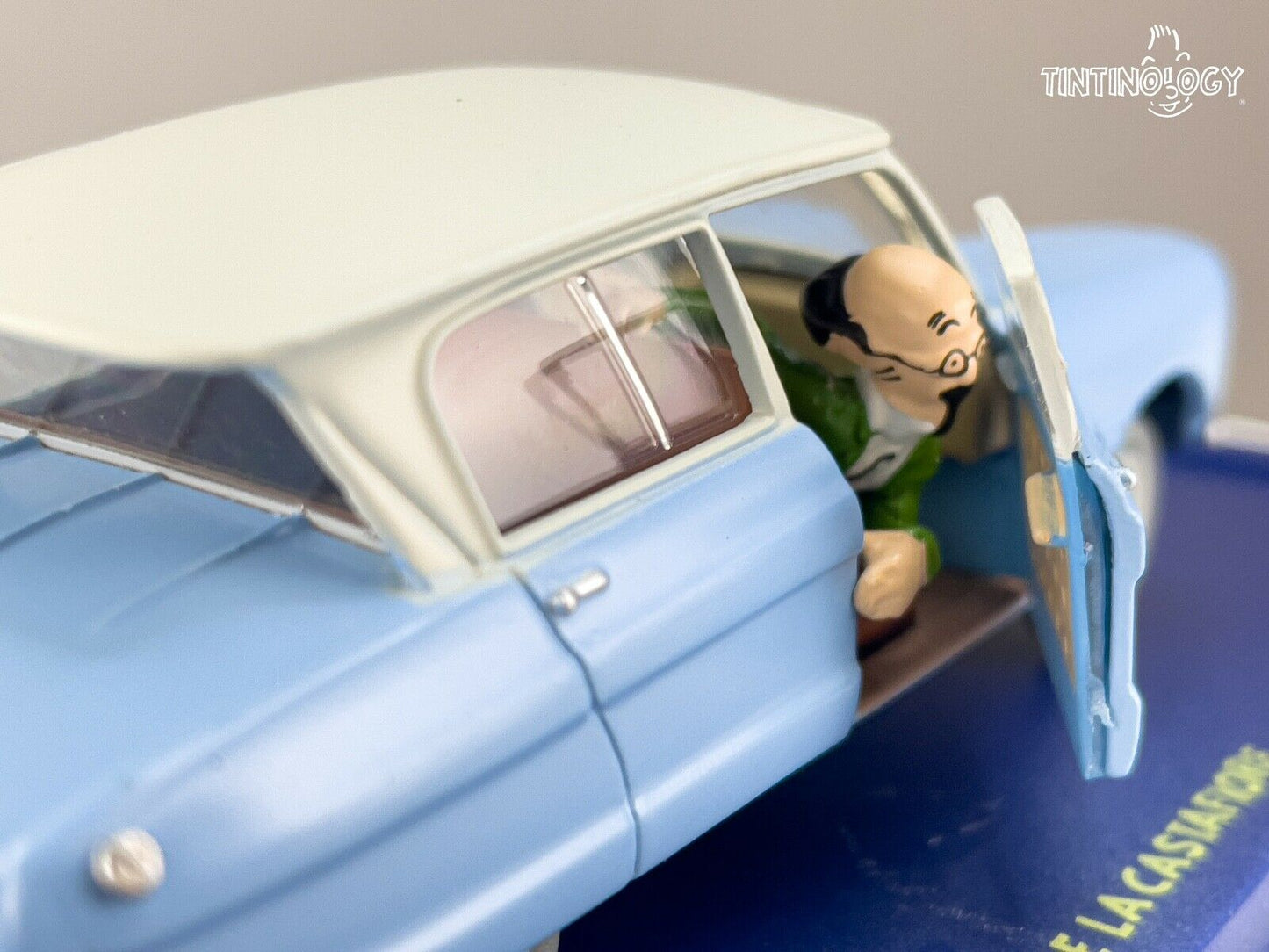 ATLAS TINTIN CAR # 14 Citroen Ami 6 Castafiore Emerald Herge model car 1/43 Scale