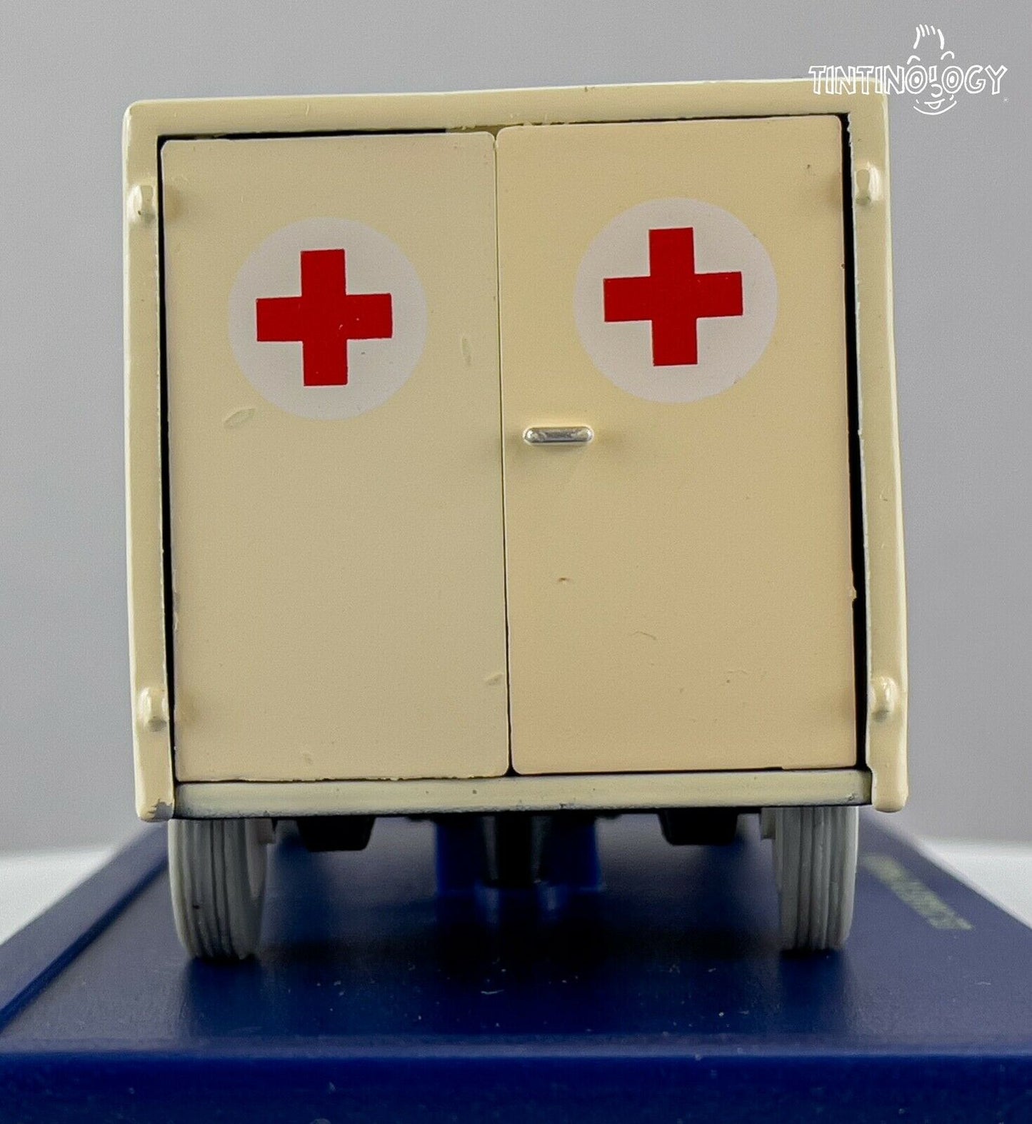 ATLAS TINTIN CAR # 56 White Ambulance Cigars Pharaoh Herge model car 1/43