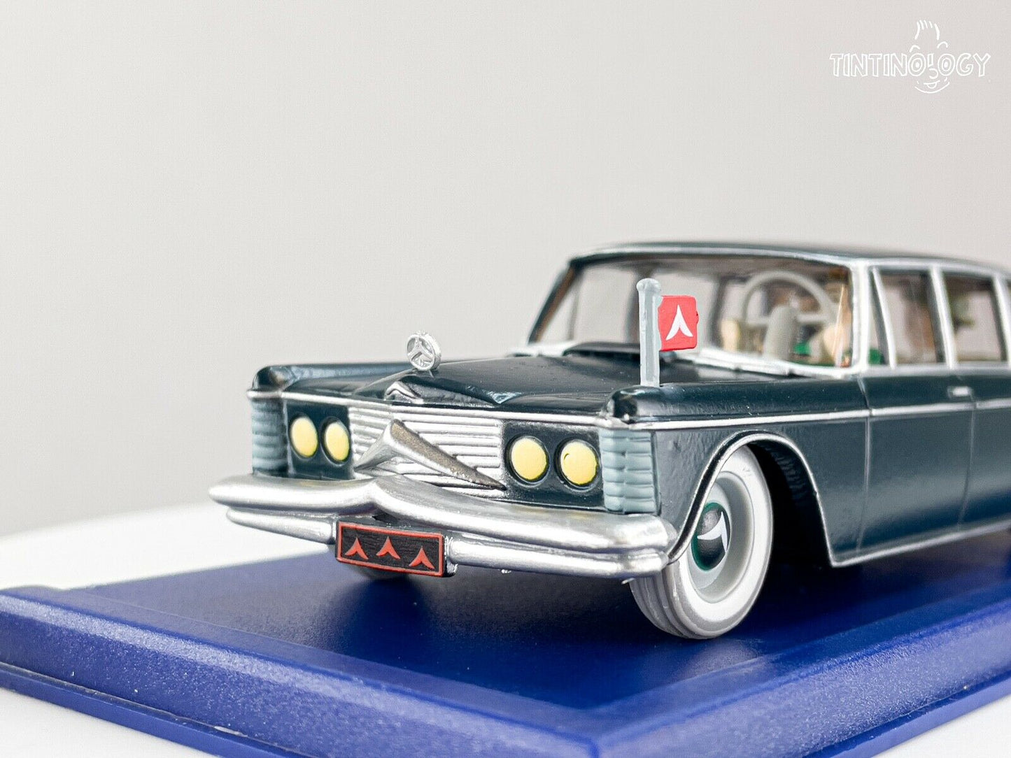 ATLAS TINTIN CAR # 11 Government Limo Picaros Herge model 1/43 Scale Voiture