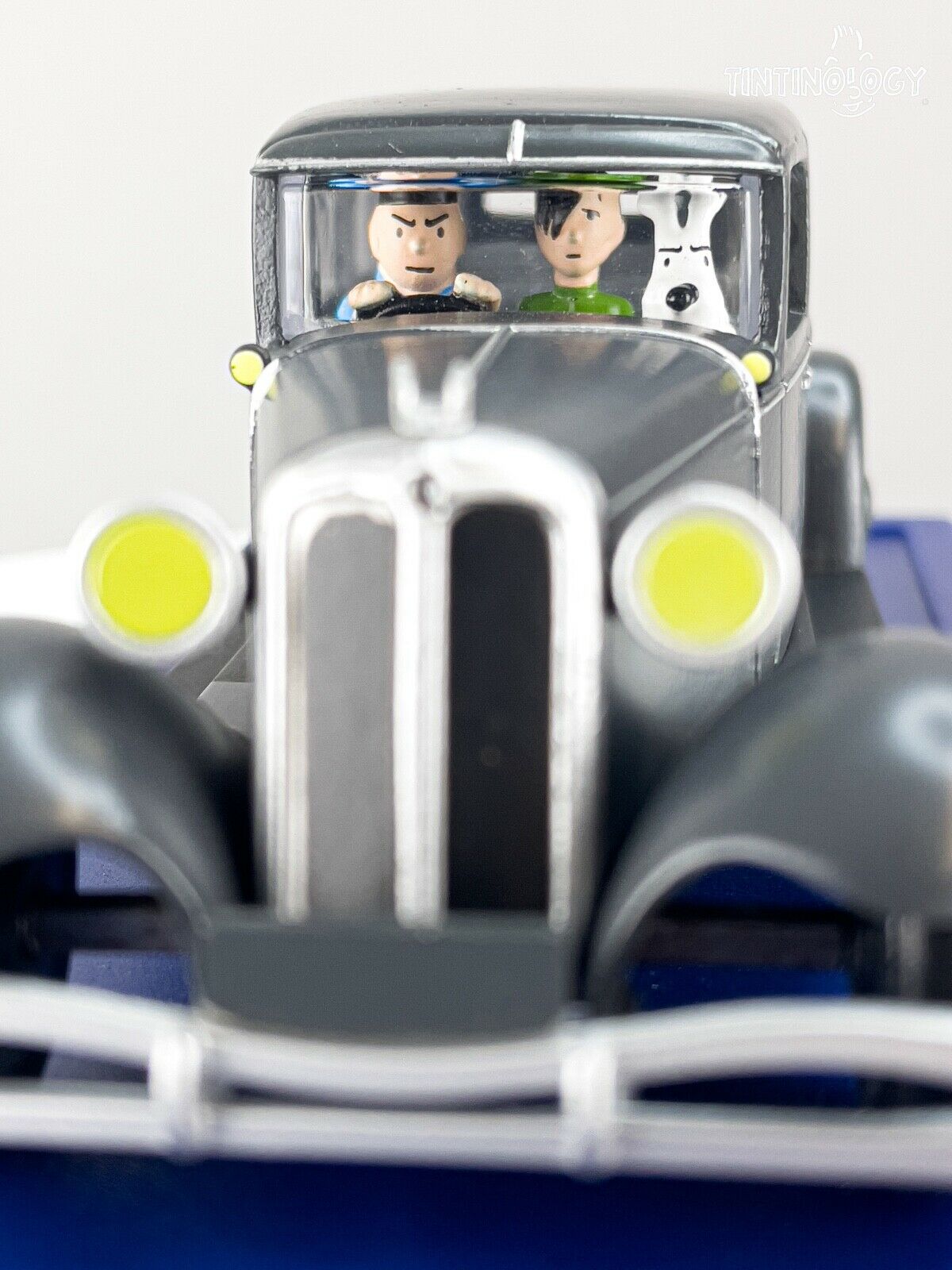 ATLAS TINTIN CAR # 38 Nanjing Limo - Blue Lotus Herge model car 1/43 Scale