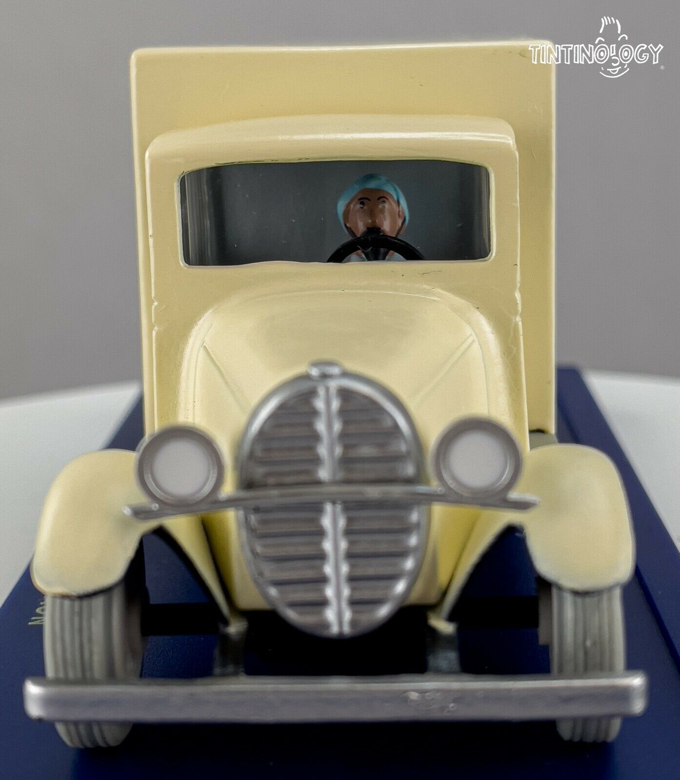 ATLAS TINTIN CAR # 56 White Ambulance Cigars Pharaoh Herge model car 1/43