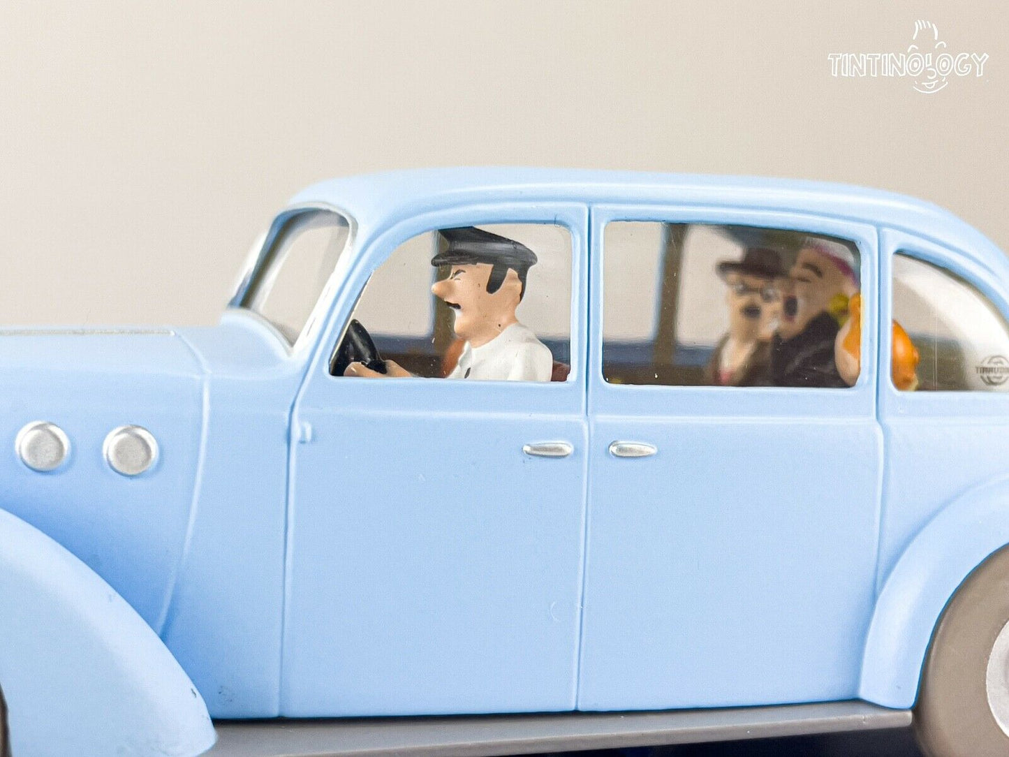 ATLAS TINTIN CAR # 27 Castafiores car Ottokar Herge model car 1/43 Scale Voiture